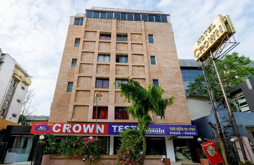 Hotel Crown-1